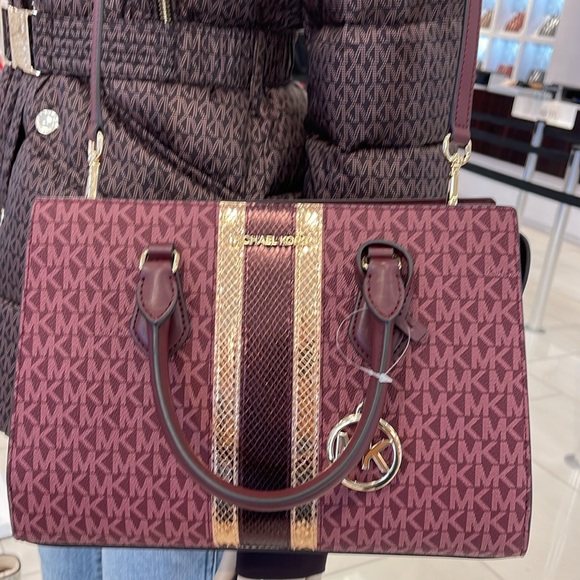 Michael Kors Sheila Medium Signature Logo and Metallic Satchel Crossbody CZ NWT - Picture 16 of 16